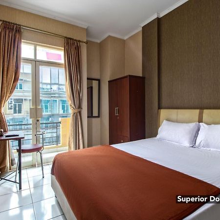 Hotel Arjuna Bekasi Kültér fotó