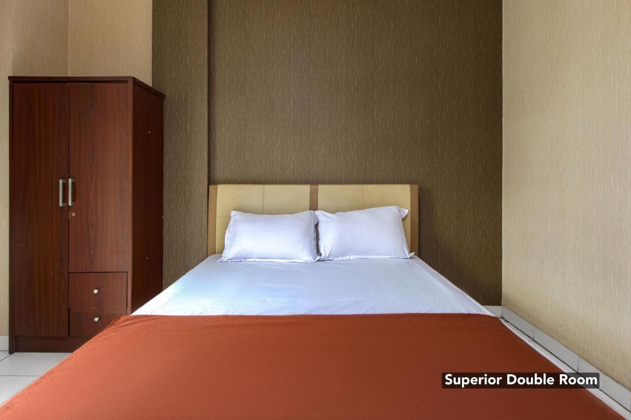 Hotel Arjuna Bekasi Kültér fotó