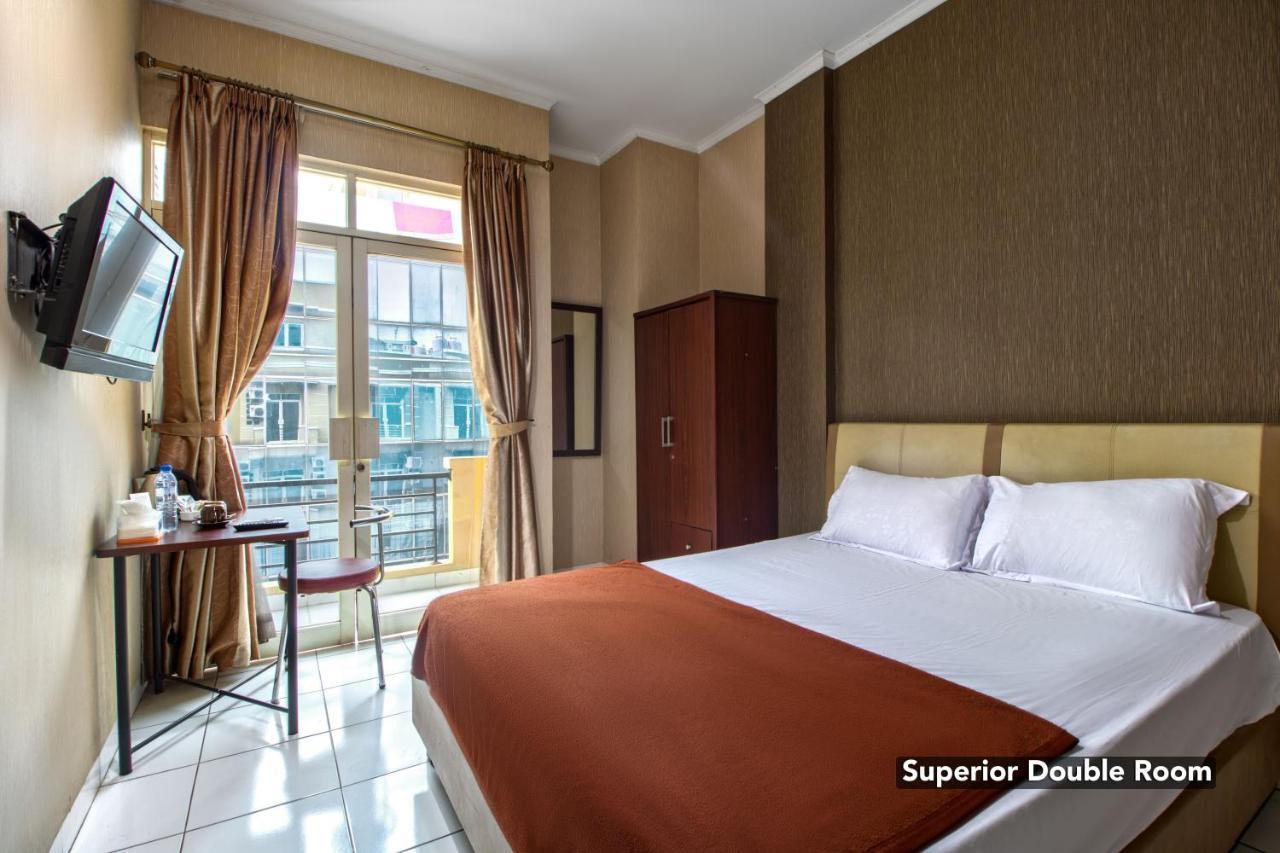 Hotel Arjuna Bekasi Kültér fotó