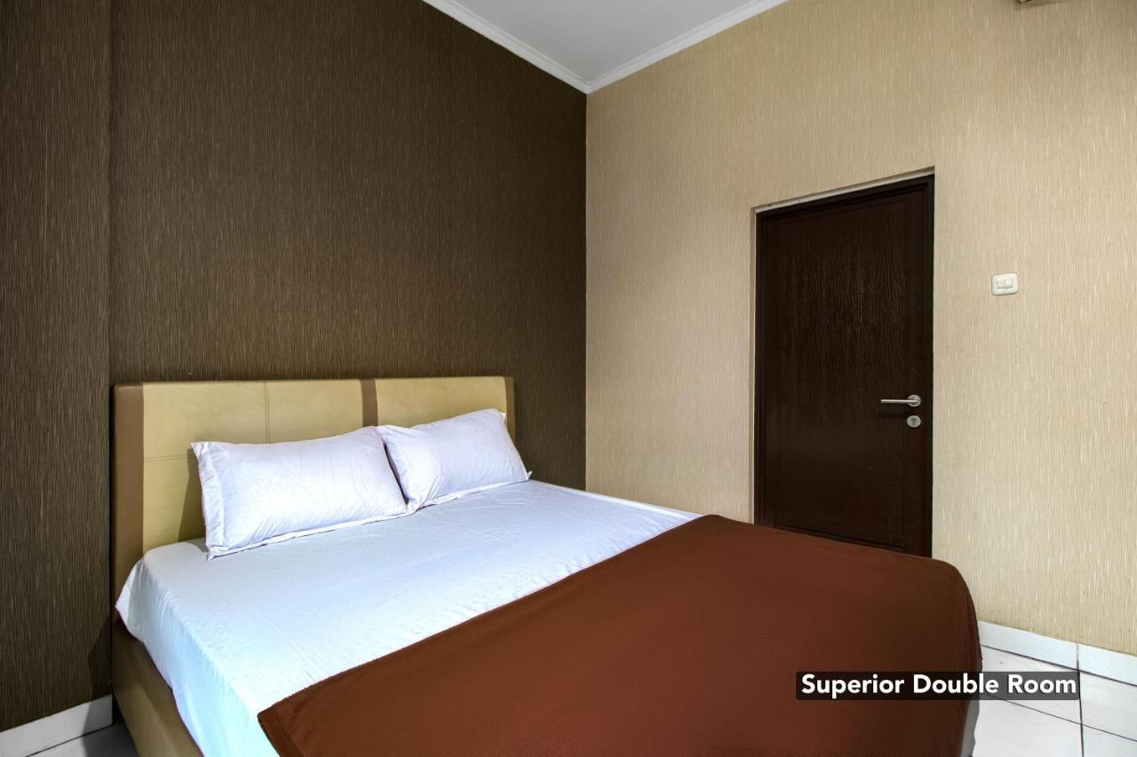 Hotel Arjuna Bekasi Kültér fotó