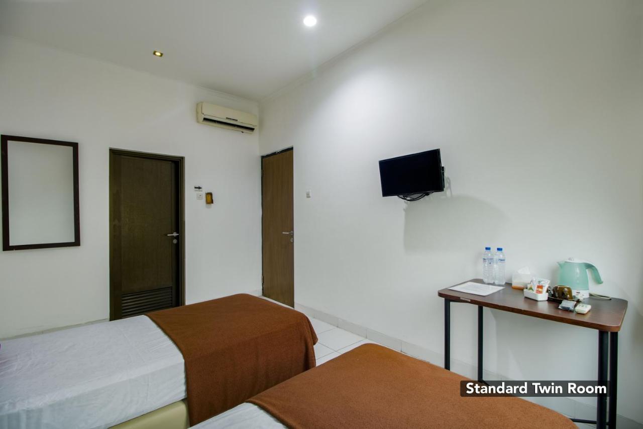 Hotel Arjuna Bekasi Kültér fotó
