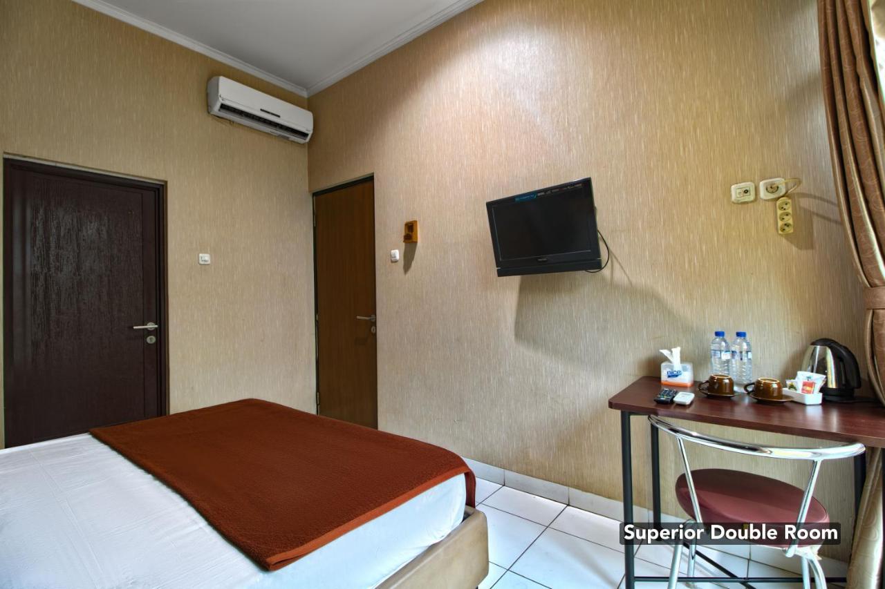 Hotel Arjuna Bekasi Kültér fotó